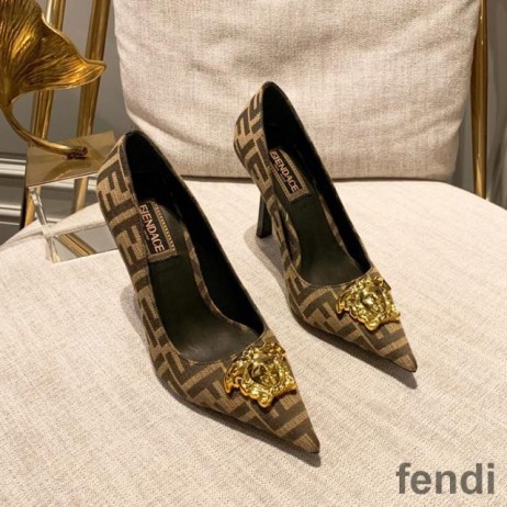 Fendi 펌프는 여성 Fendace FF 직물 Brown