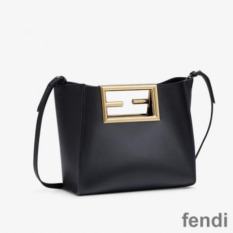 Fendi 작은 가방에서 송아지를 가죽 검정