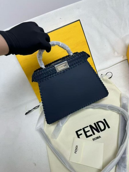 Fendi Peekaboo I see u bag in woven leather