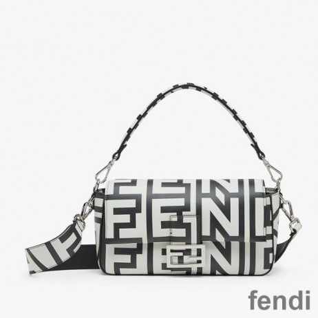 Fendi Baguette Bag In Fendi Roma Capsule Leather Black/White